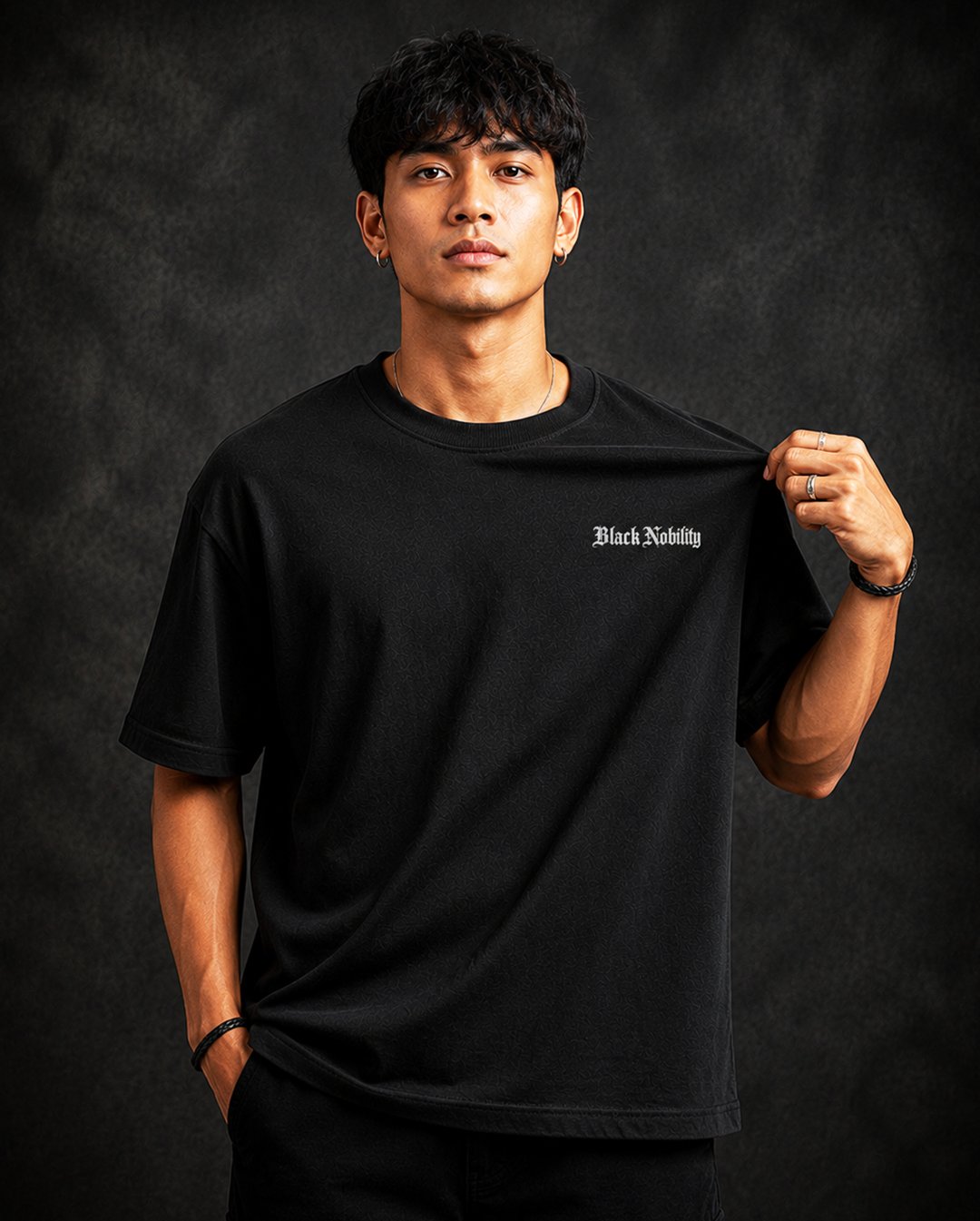 Kaos Pria "Black Nobility" Lion Crest Oversized | NINOC - Official Product View thumb 5